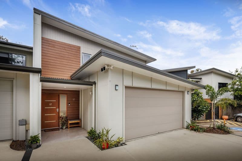 17/15 Kersley Road, Kenmore - Image 1