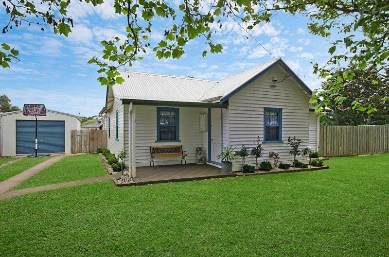 11 Bourke Avenue, KOROIT VIC 3282, Koroit - Image 1