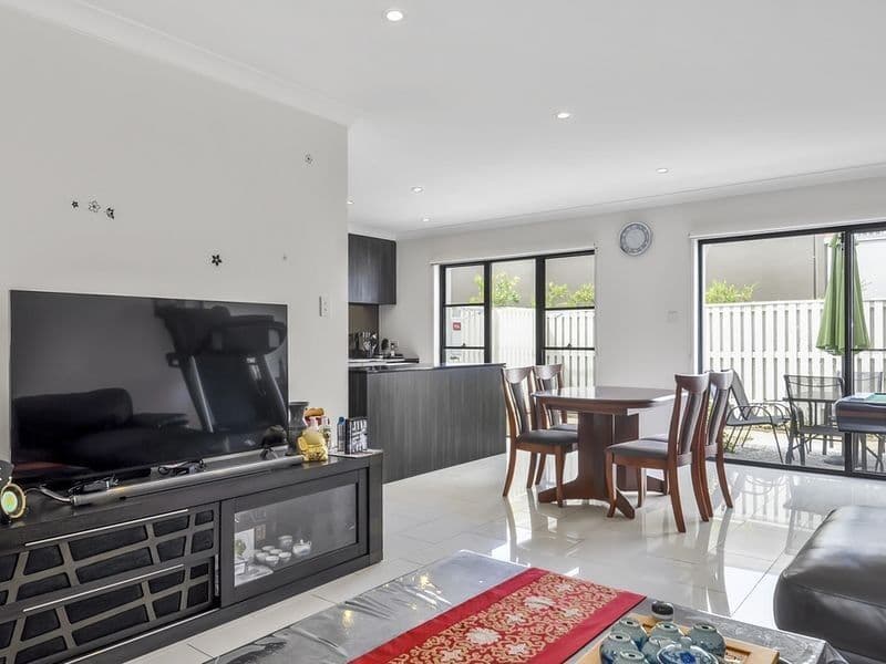 18 Archipelago Street, Pacific Pines QLD 4211, Pacific Pines - Image 1