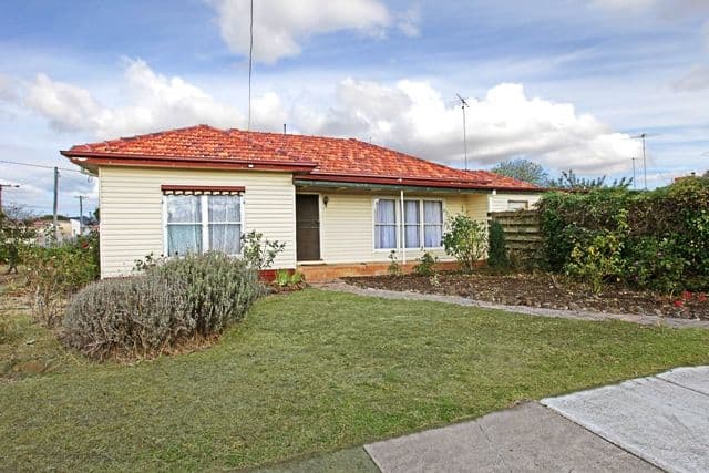 9 Pinder Court, ST ALBANS PARK VIC 3219, St Albans Park - Image 1
