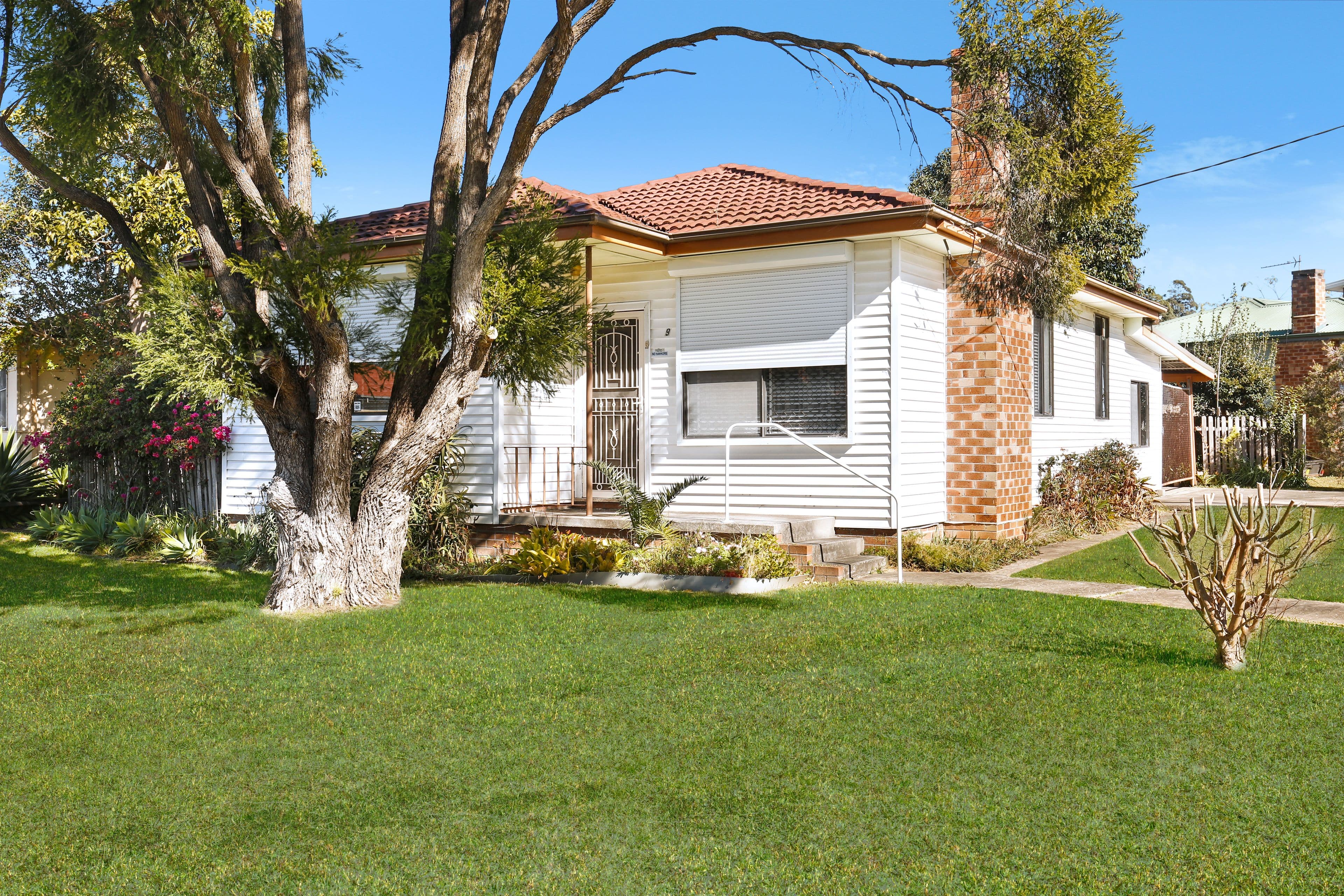 9 Graham Street, Unanderra - Image 1