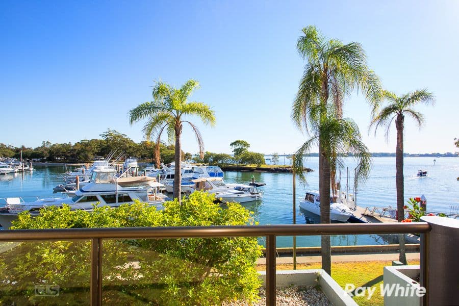 9-11 Spinnaker Drive, SANDSTONE POINT QLD 4511, Sandstone Point - Image 1