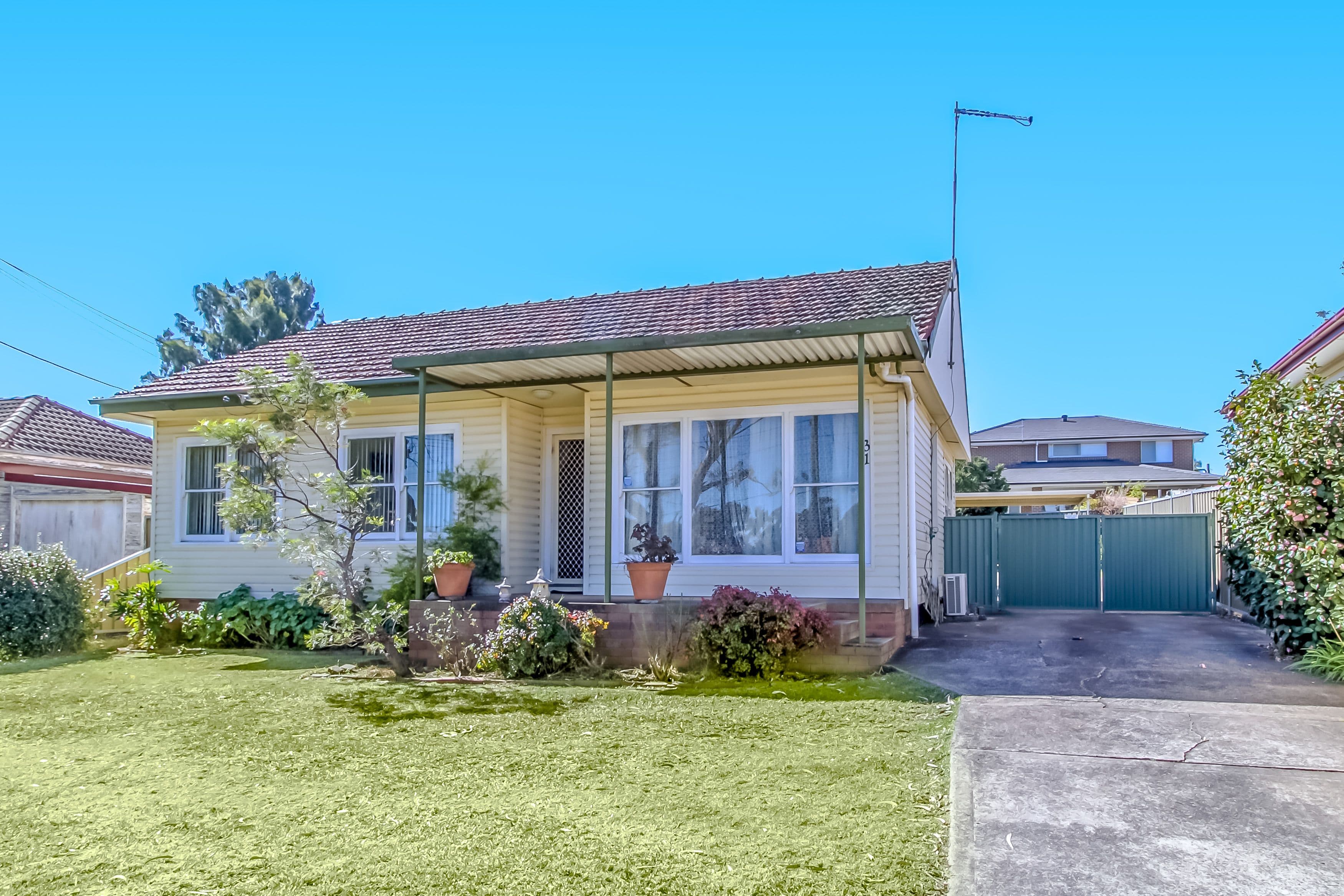 31 Leabons Lane, Seven Hills - Image 1