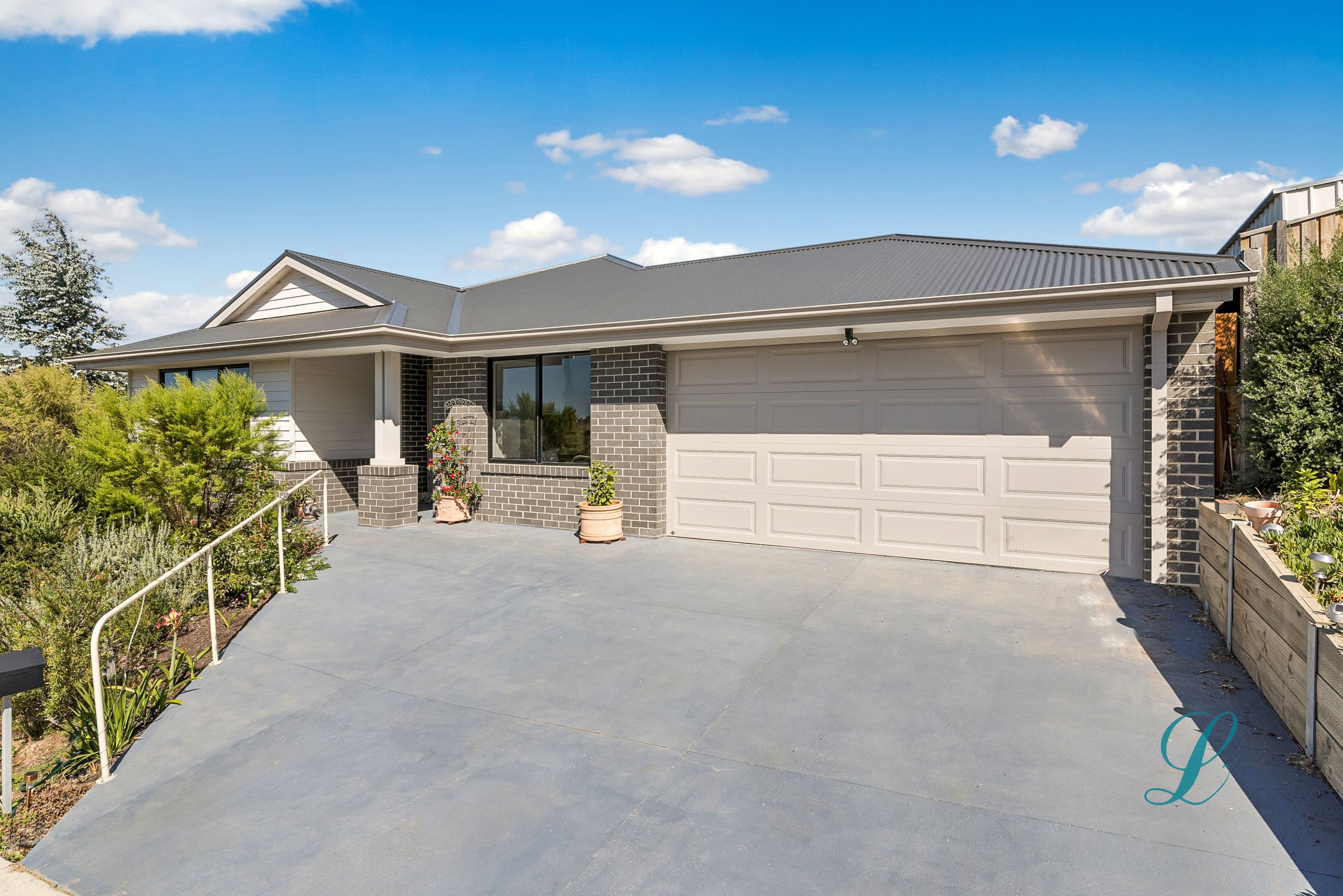 17 Bannon Avenue, Sunbury VIC 3429, Sunbury - Image 1