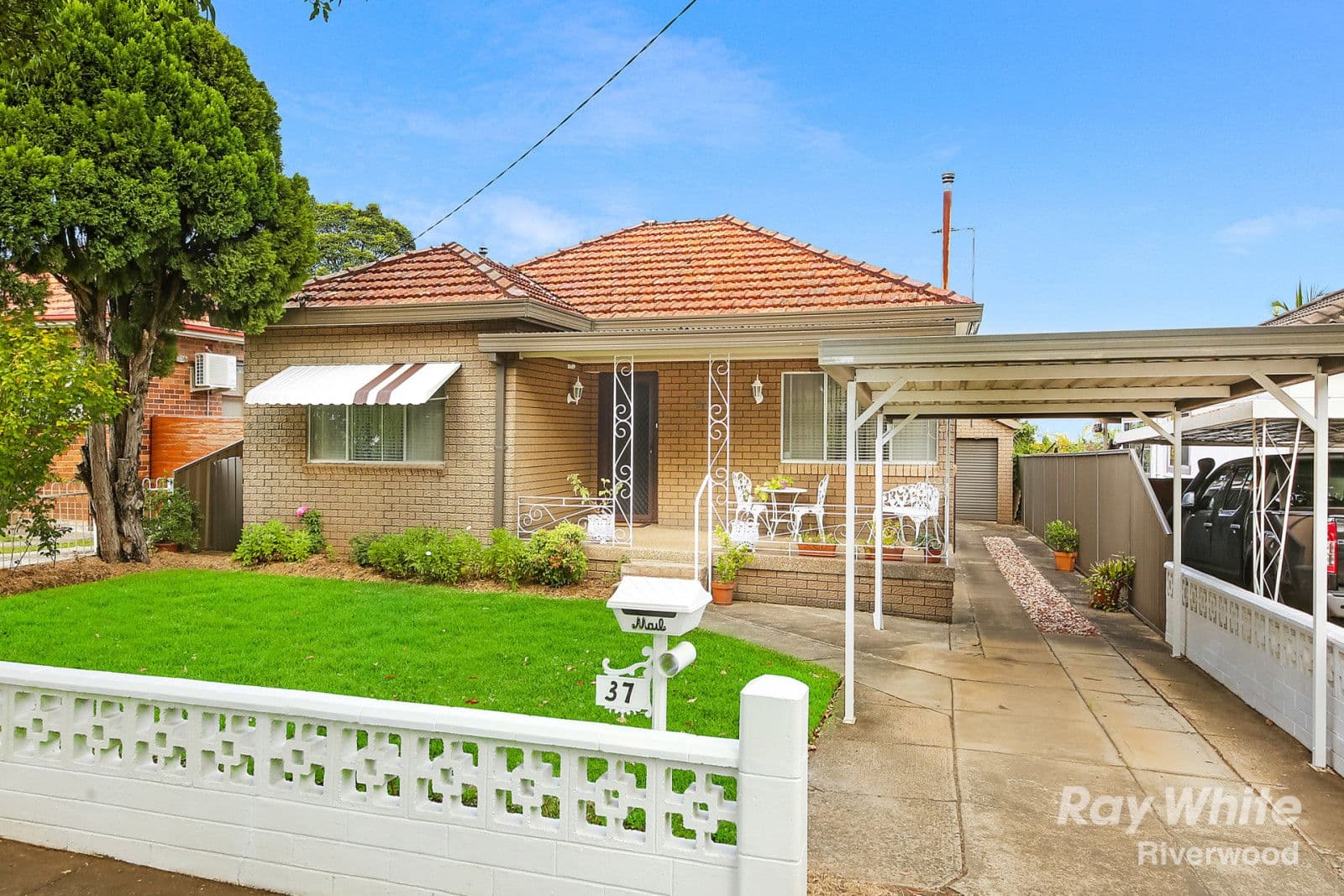37 Carlton Parade, Punchbowl - Image 1