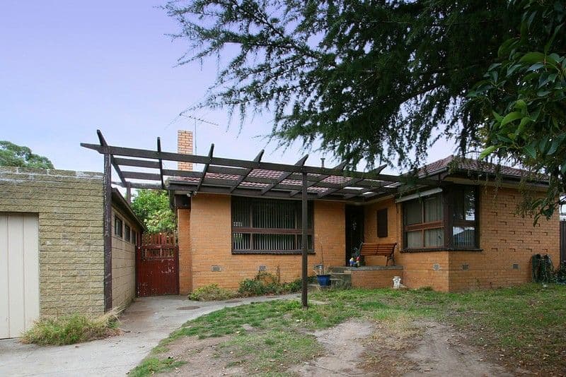 10 Laura Road, KNOXFIELD VIC 3180, Knoxfield - Image 1