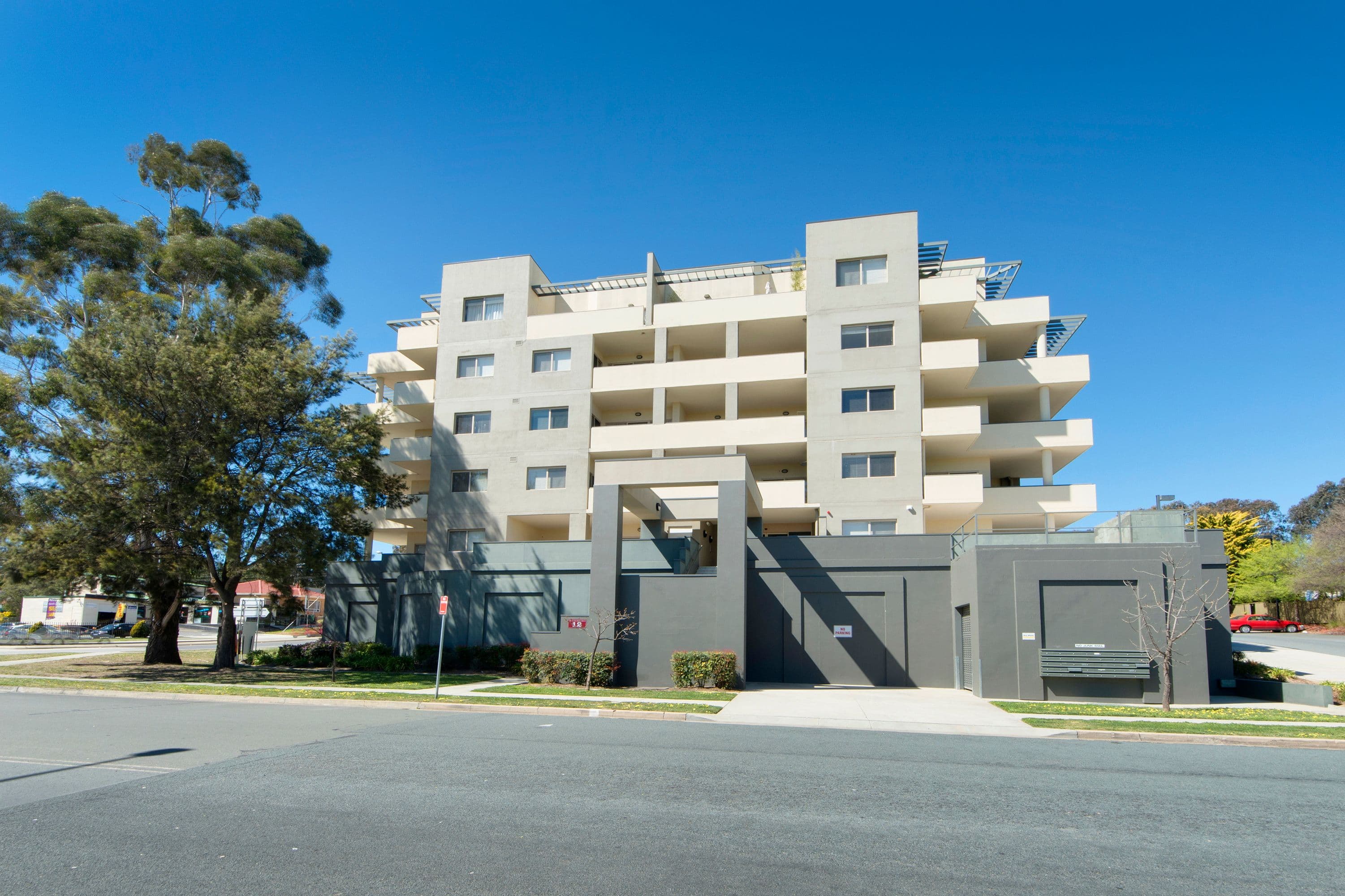 12 Waniassa Street, Queanbeyan East - Image 1
