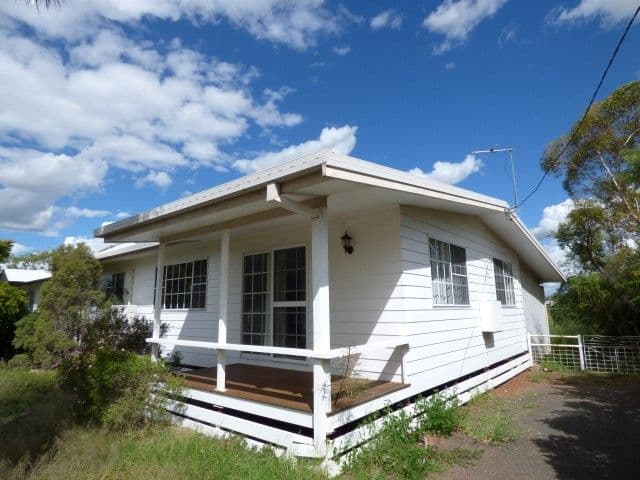 10 Robertson Street, Roma QLD 4455, Roma - Image 1