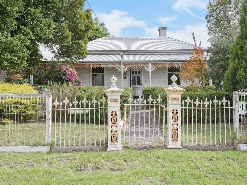 1-3 Gravesend Street, Colac VIC 3250, Colac - Image 1