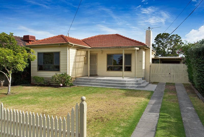 16-18 Roslyn Court, Tamborine Mountain - Image 1