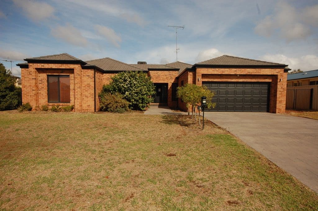 4 Dussin Street, Griffith NSW 2680, Griffith - Image 1