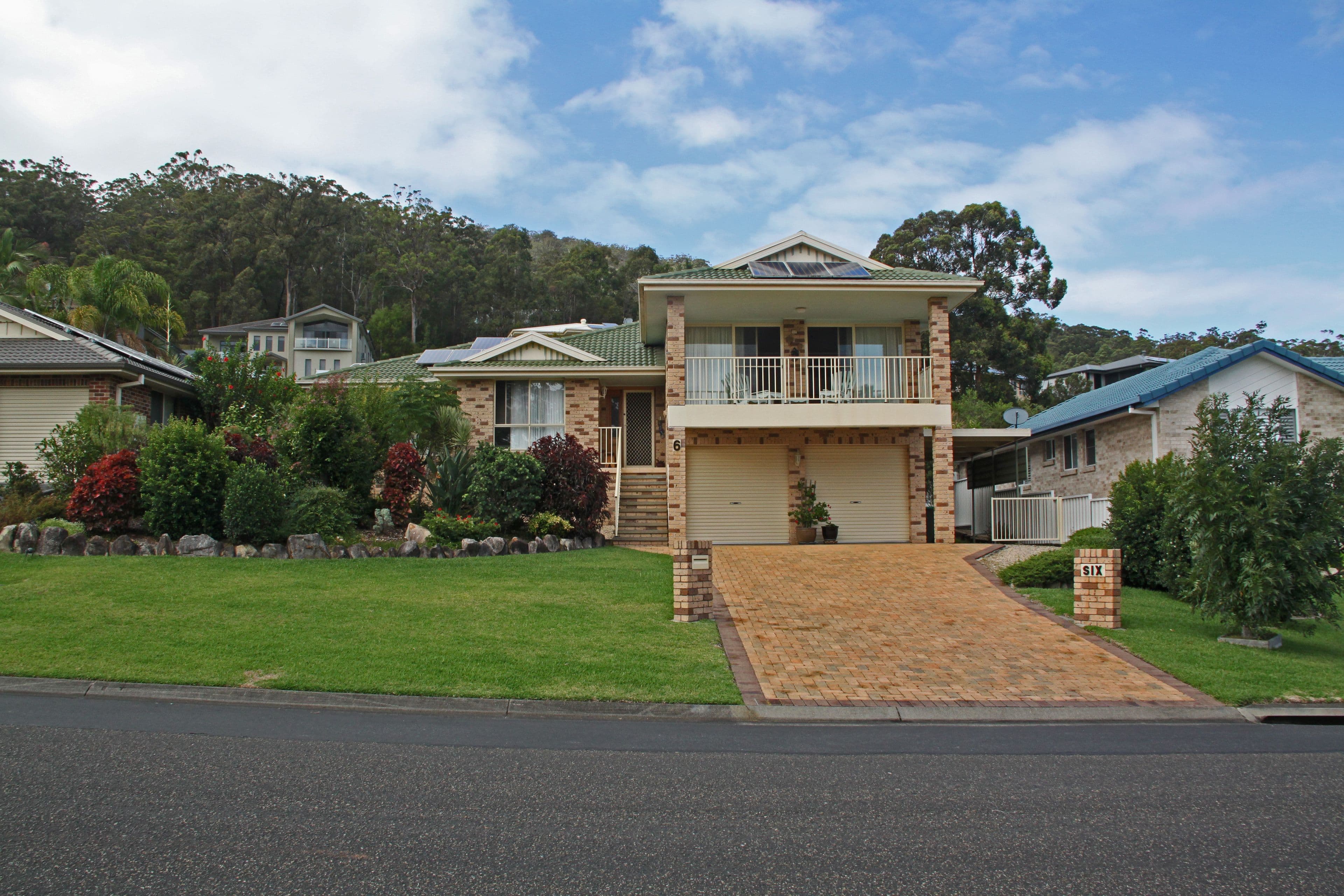 6 Ellerslie Crescent, Lakewood - Image 1