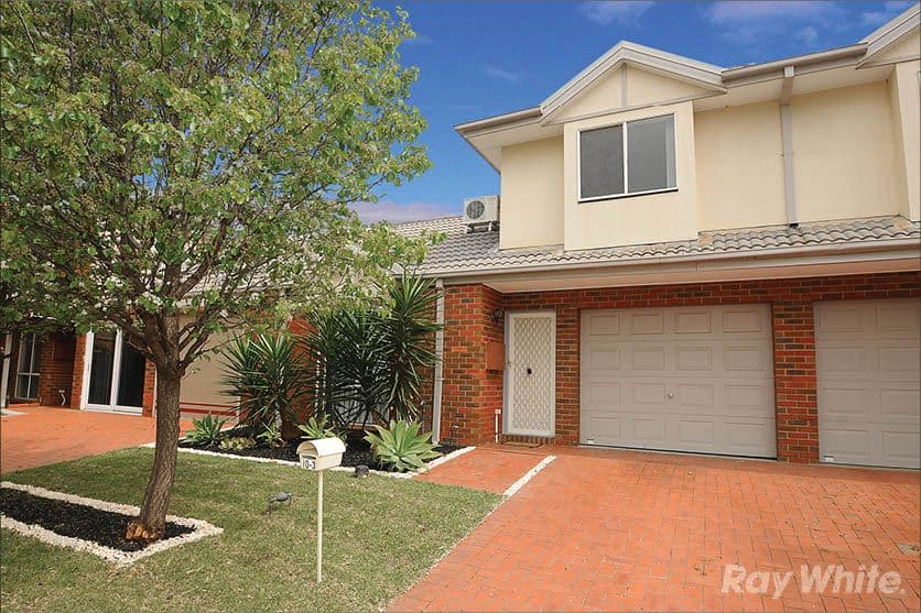 3 McKelvie Court, GLEN WAVERLEY VIC 3150, Glen Waverley - Image 1