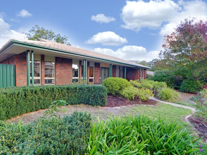 20 Silverdale Crescent, Bellevue Heights - Image 1