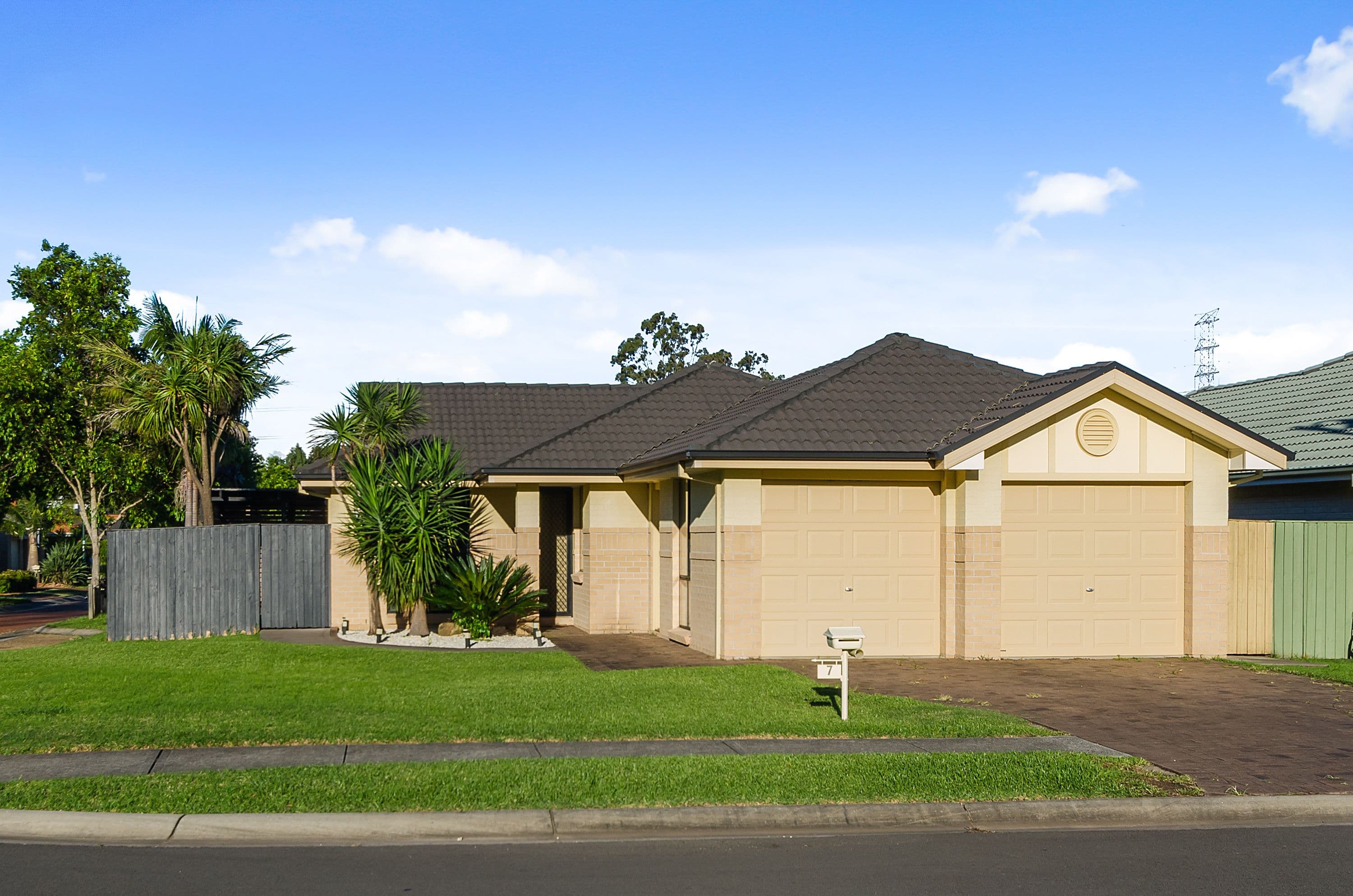 7 Tallwood Place, Horsley - Image 1