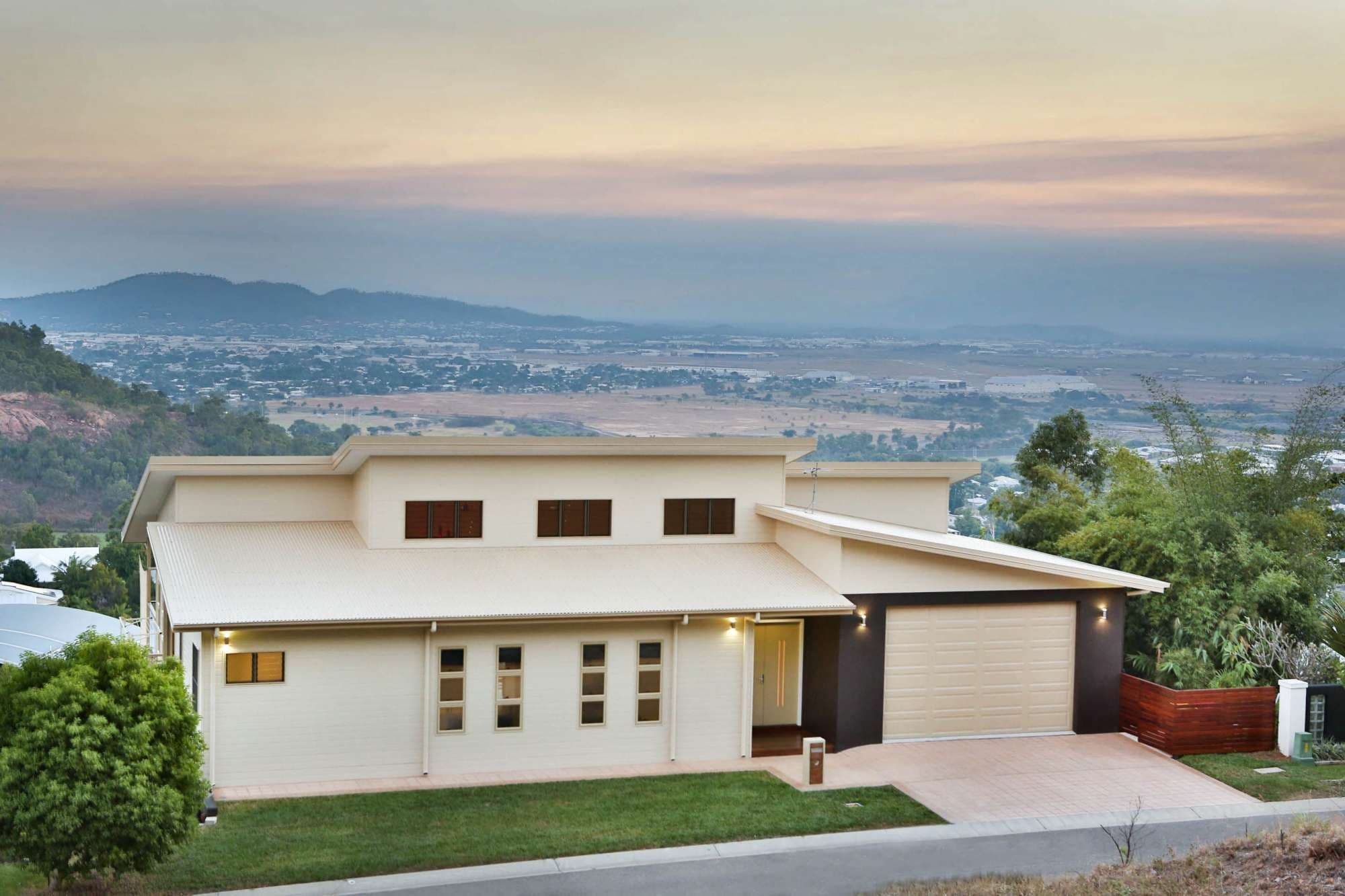 20 The Point, CASTLE HILL QLD 4810, Castle Hill - Image 1