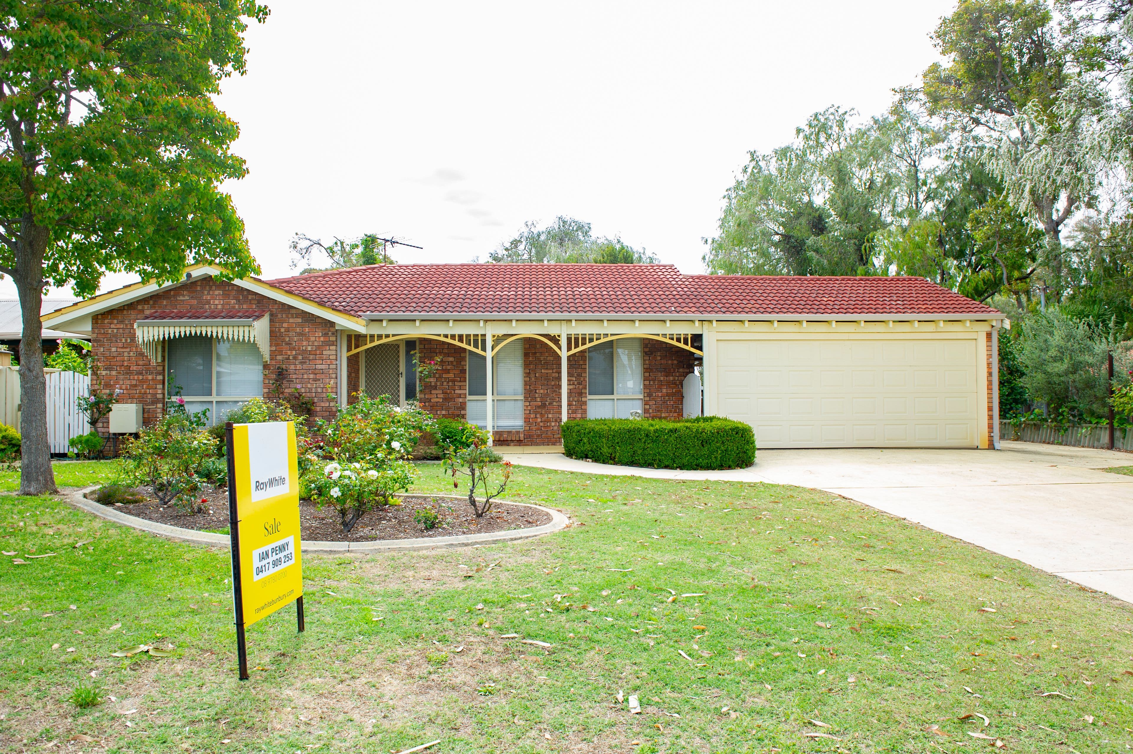 29 Whatman Way, Australind WA 6233, Australind - Image 1