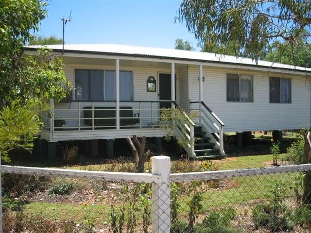 15 South Street, ROMA QLD 4455, Roma - Image 1