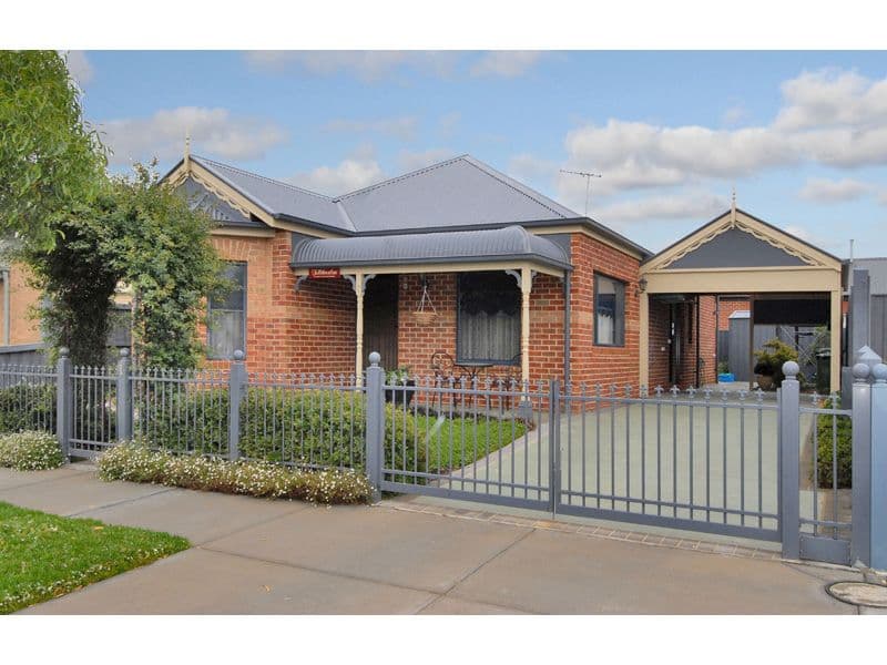 7 Gainsborough Drive, CRAIGIEBURN VIC 3064, Craigieburn - Image 1