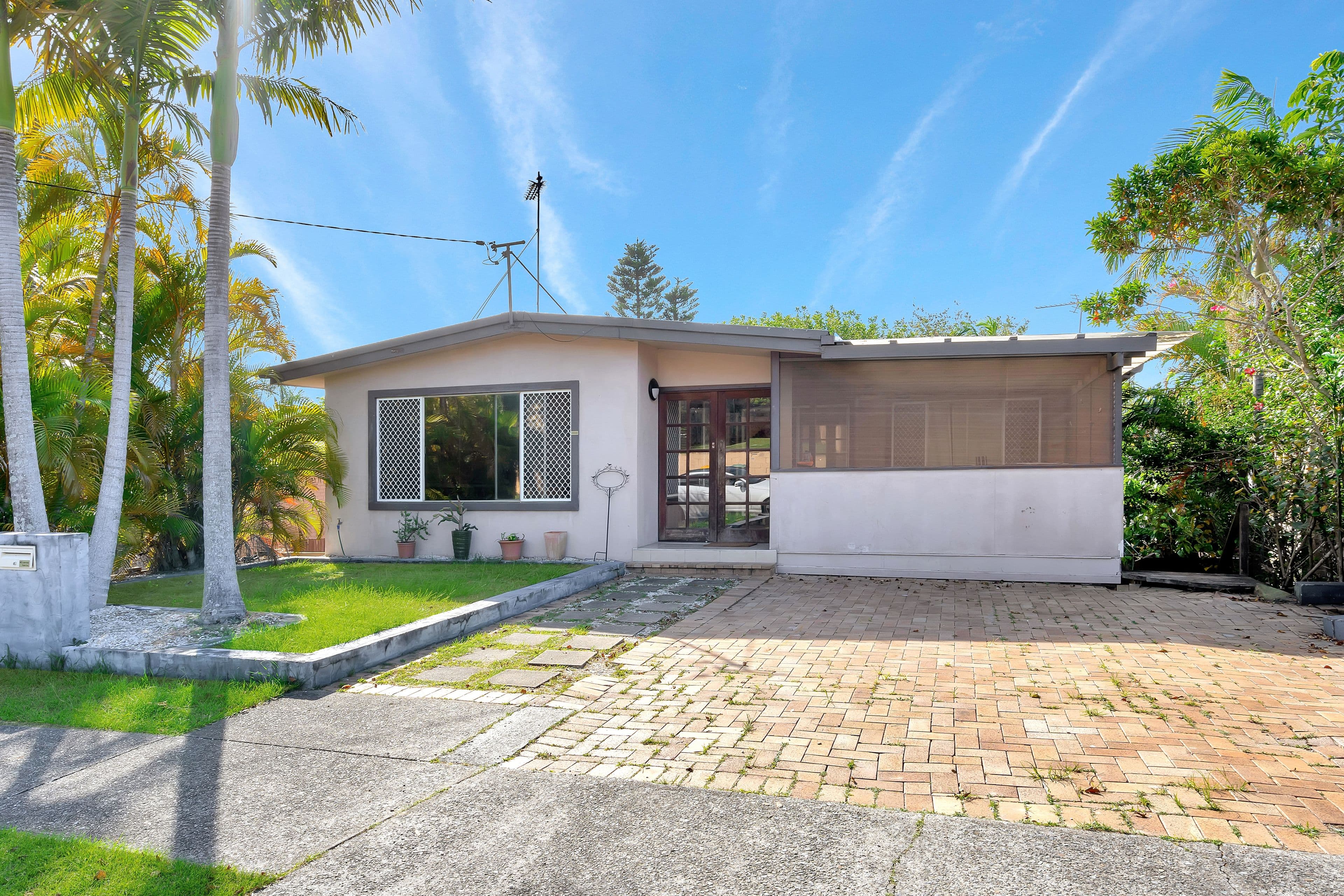 23 Caroline Avenue, Southport QLD 4215, Southport - Image 1