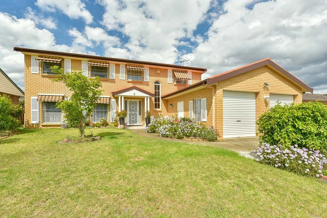 5 Moresby Avenue, GLENFIELD NSW 2167, Glenfield - Image 1