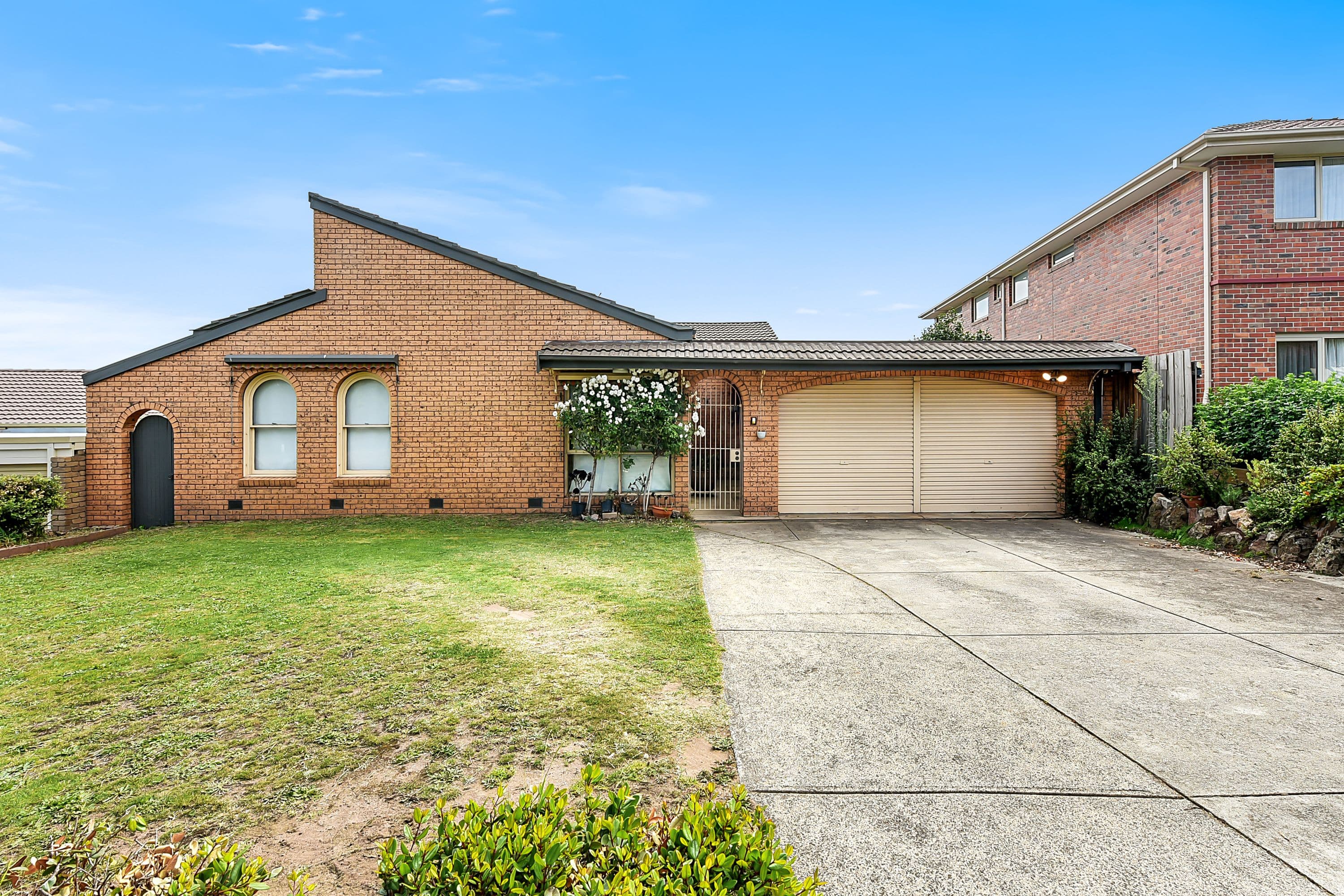 15 Mannering Drive, Glen Waverley VIC 3150, Glen Waverley - Image 1