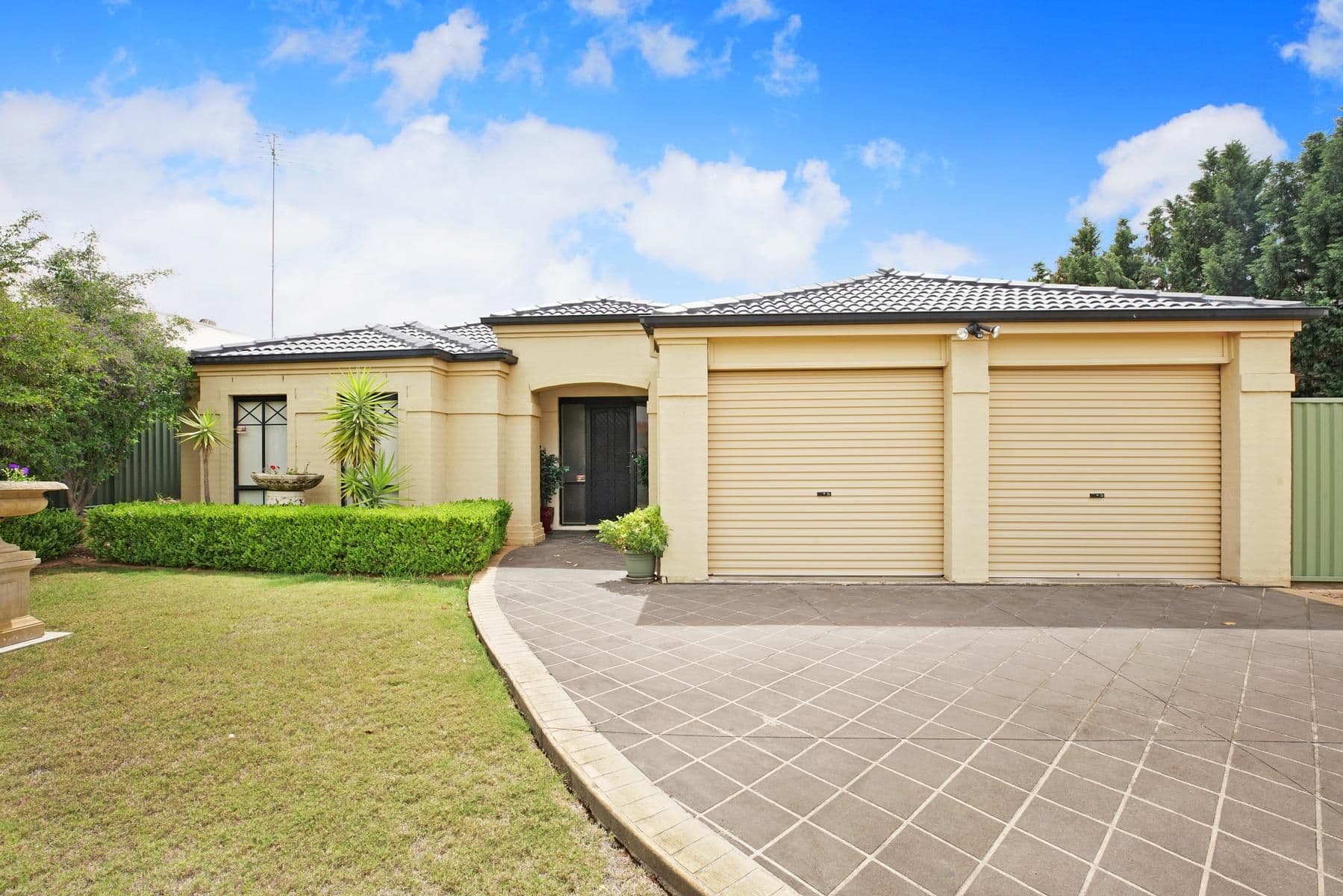 95 Glengarry Drive, Glenmore Park - Image 1