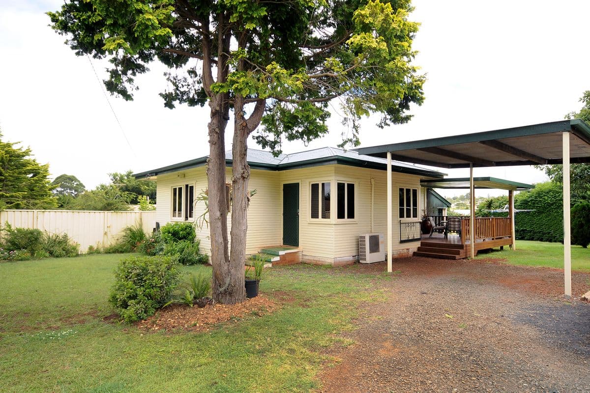 813 Ruthven Street, Kearneys Spring QLD 4350, Kearneys Spring - Image 1