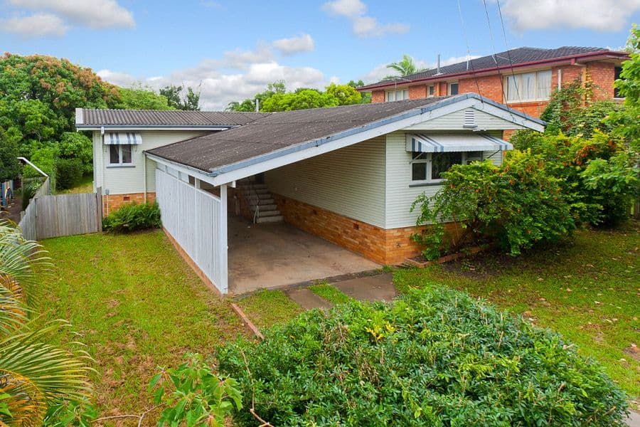 121 Marshall Road, HOLLAND PARK WEST QLD 4121, Holland Park West - Image 1