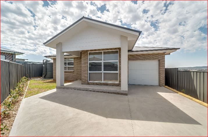 6 Bigwood Place, Goulburn - Image 1