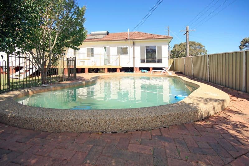 33 Bullecourt Avenue, ENGADINE NSW 2233, Engadine - Image 1