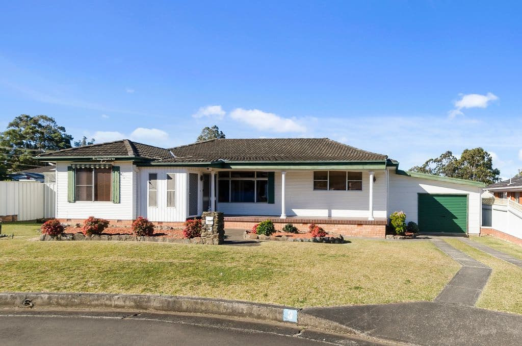 3 Louise Street, Dapto - Image 1