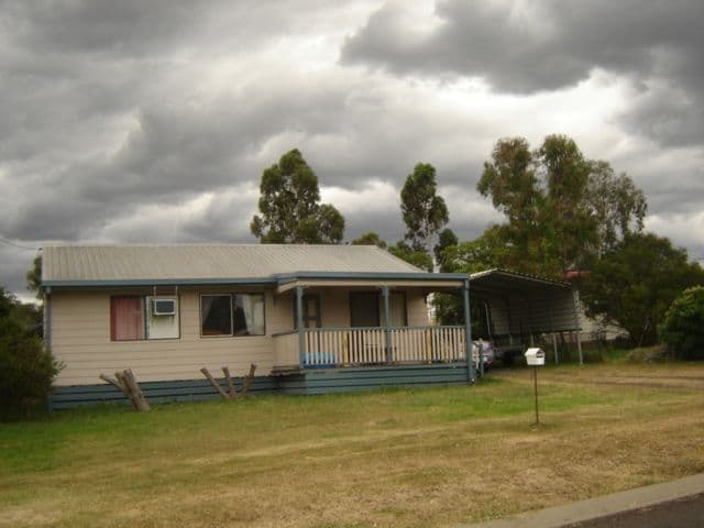 5 Queen Street, KINGSTHORPE QLD 4400, Kingsthorpe - Image 1
