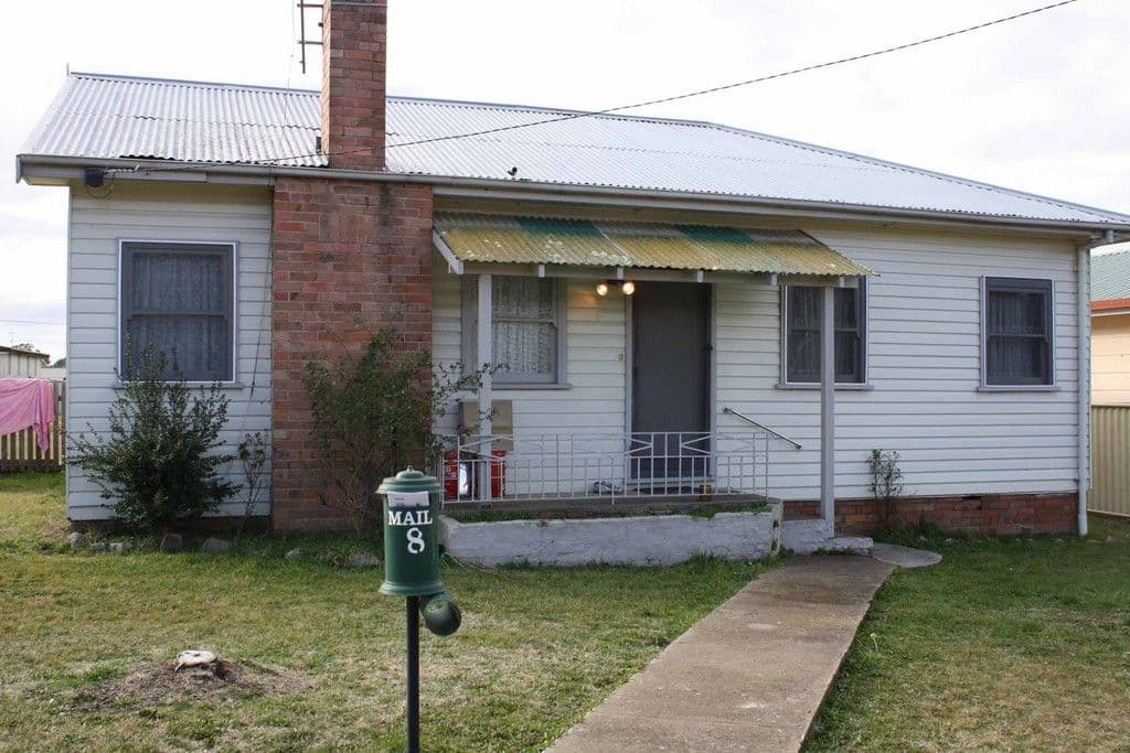 8 Wilga Street, GLEN INNES NSW 2370, Glen Innes - Image 1