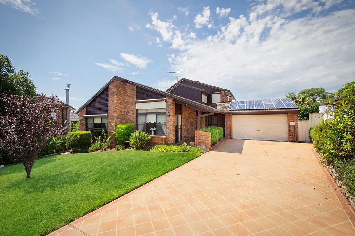 10 Lord Place, Barden Ridge - Image 1