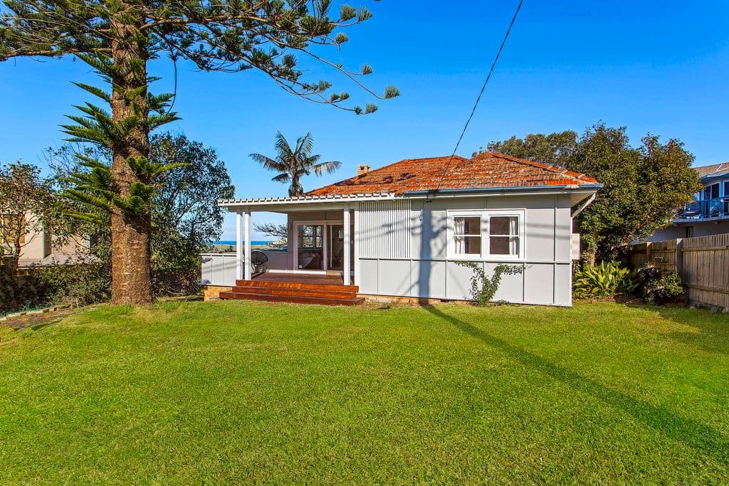 4 Prince Street, Wamberal - Image 1