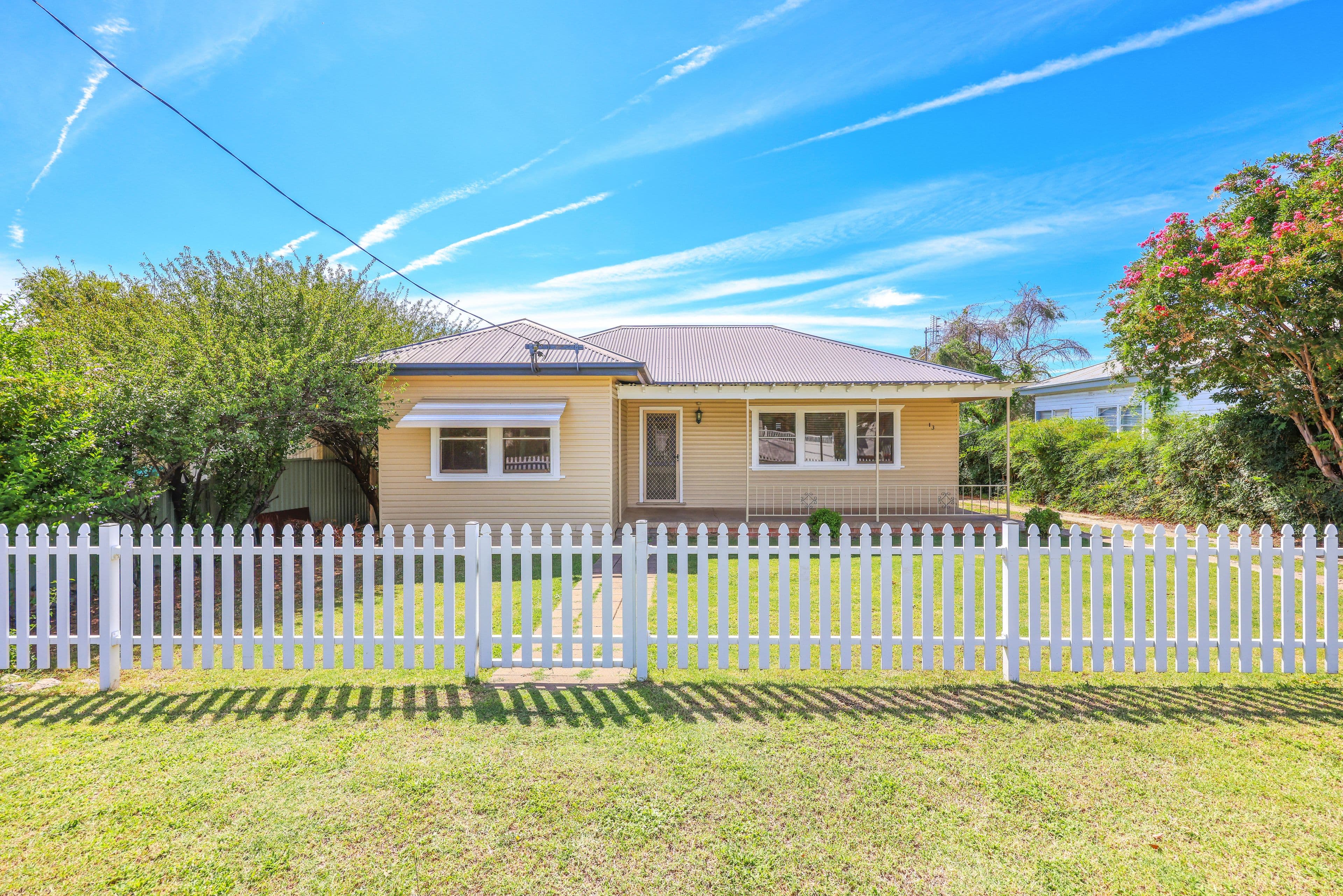 13 Hilton Street, Tamworth NSW 2340, South Tamworth - Image 1