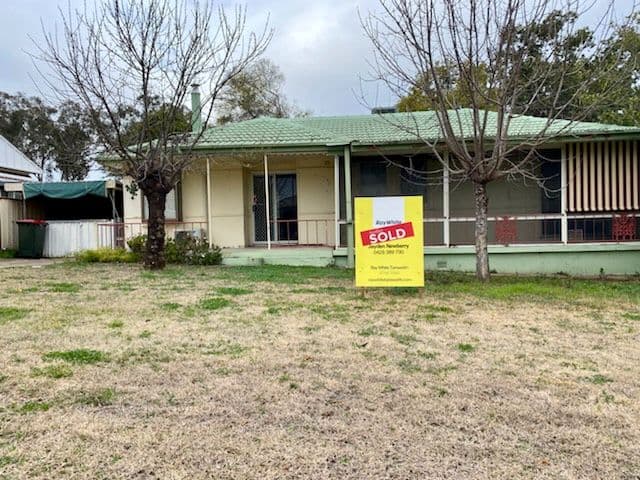 10 Kirkham Crescent, Tamworth NSW 2340, Oxley Vale - Image 1