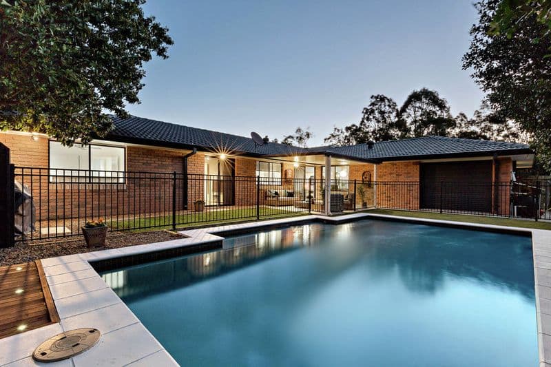 3 Lilly Lane, Birkdale - Image 1
