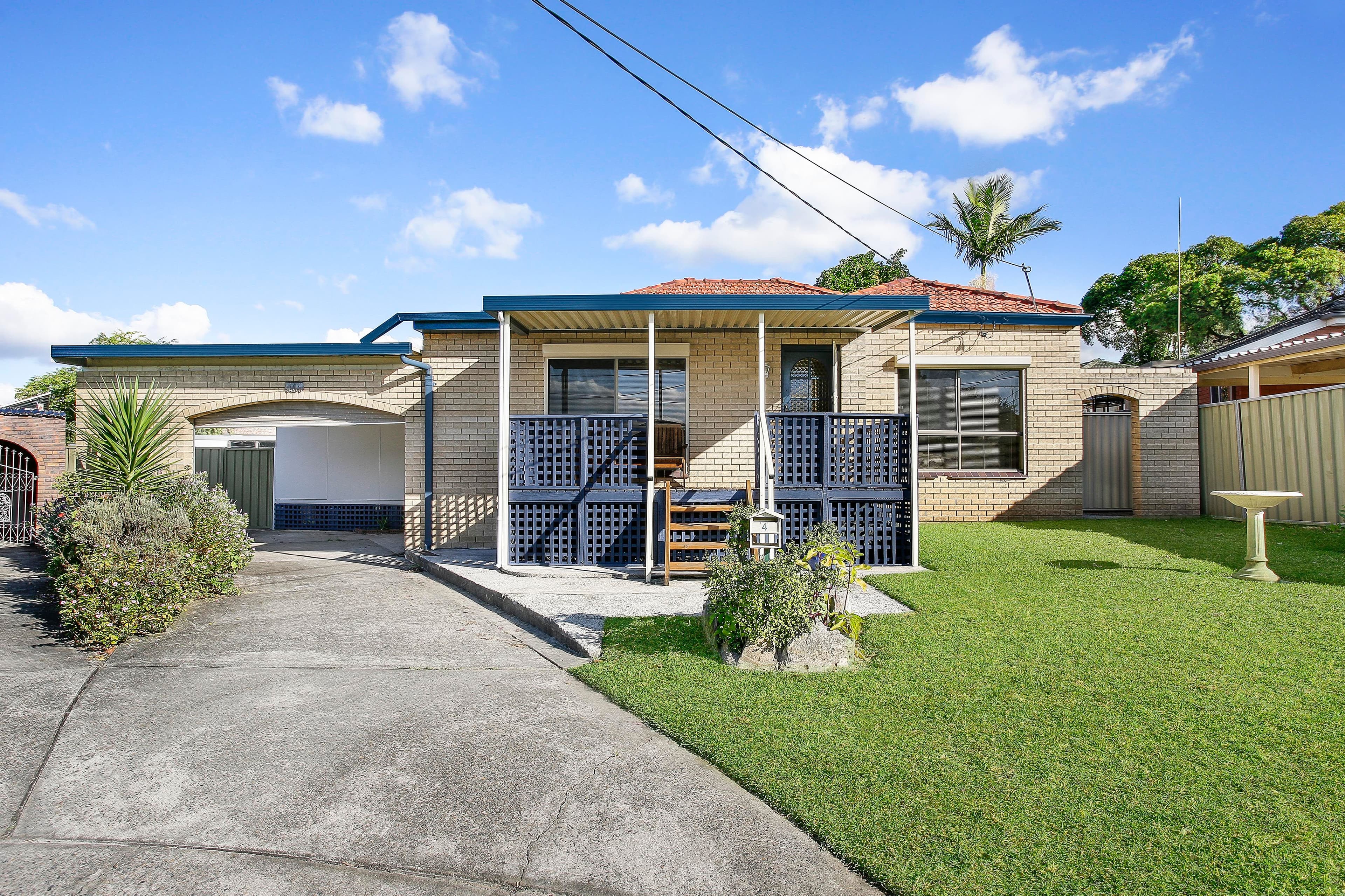 4 Tonga Crescent, Smithfield - Image 1