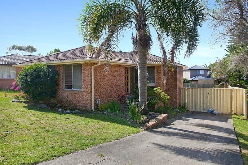10 Woodlands Drive, BARRACK HEIGHTS NSW 2528, Barrack Heights - Image 1