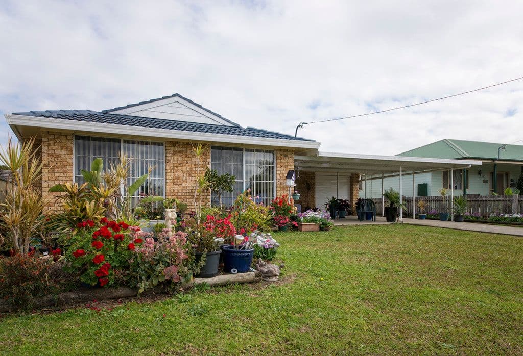 19 James Street, Moorland - Image 1