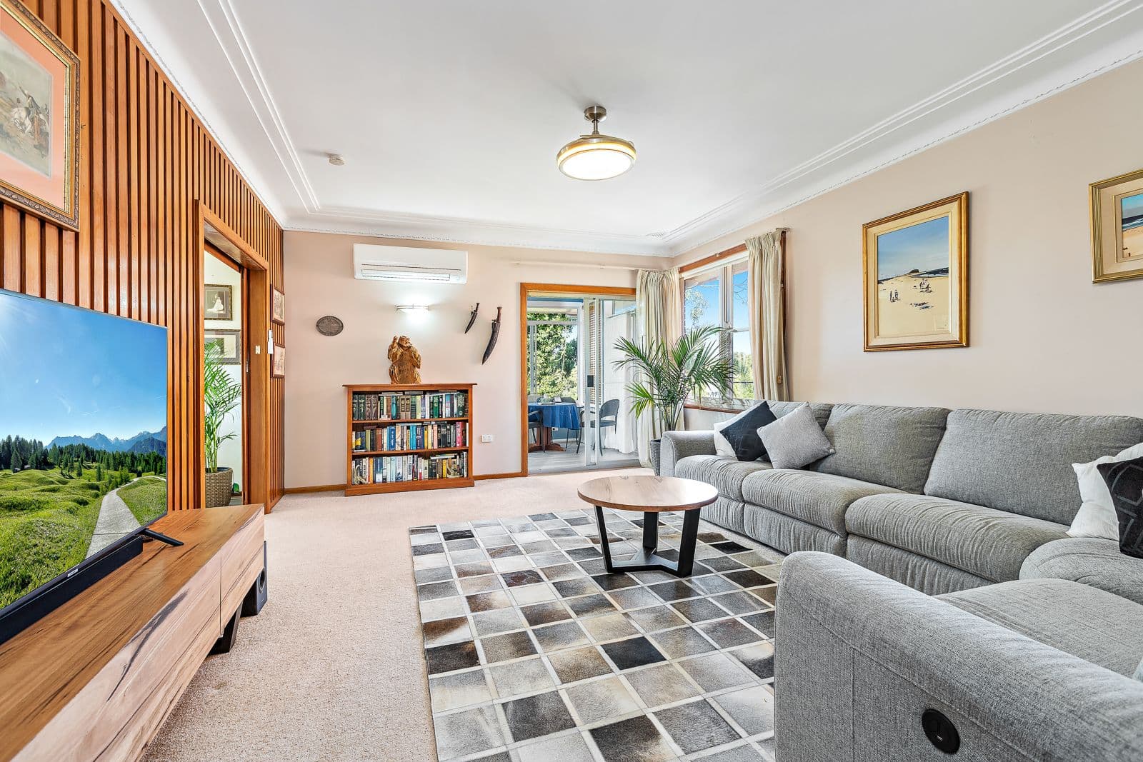 10 Tudor Street, Belmont - Image 1