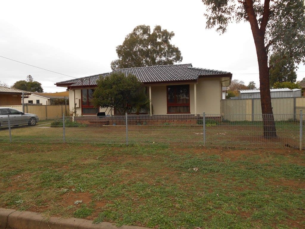 17 Sue Crescent, TAMWORTH NSW 2340, West Tamworth - Image 1