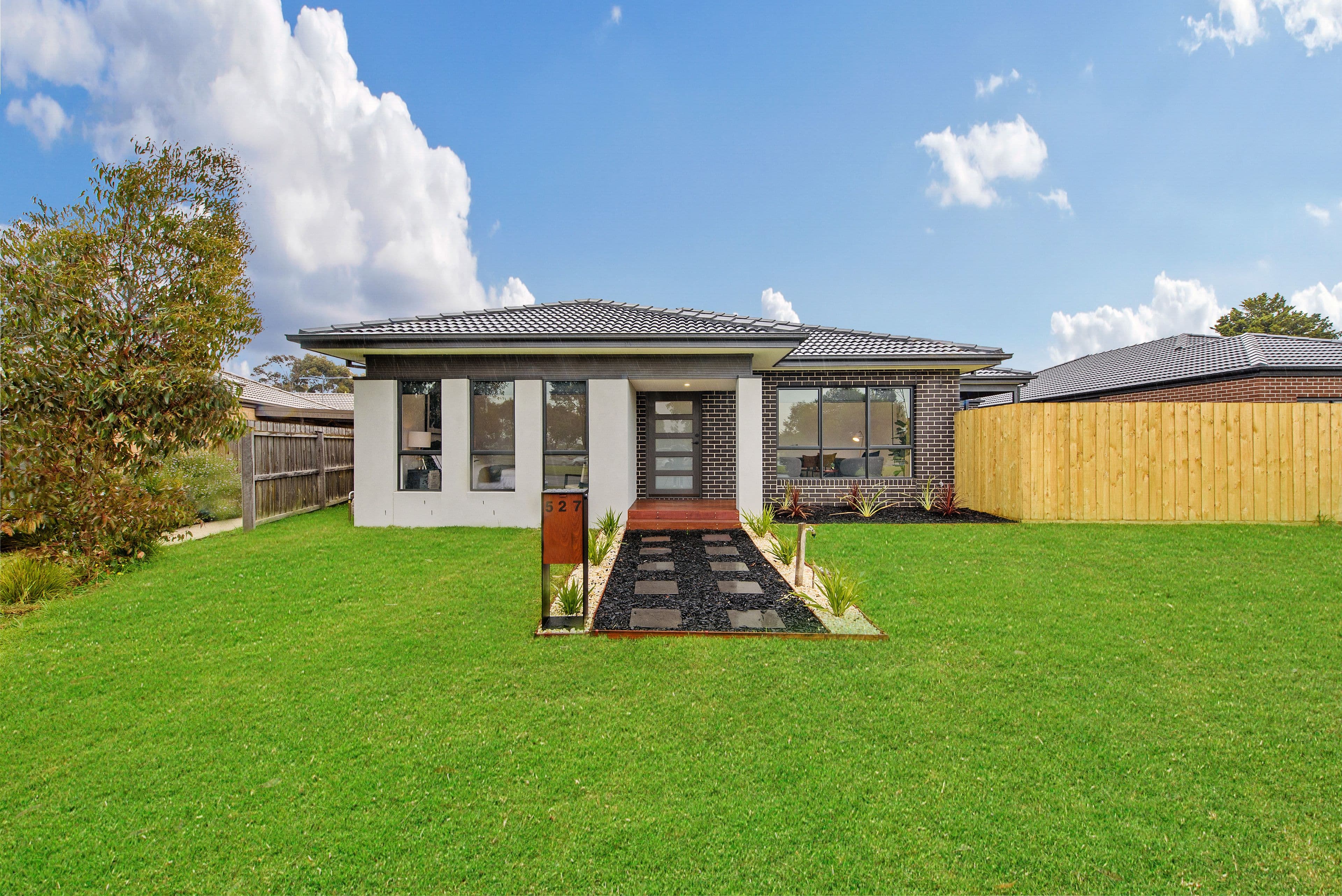 527 Sunshine Avenue, Taylors Lakes VIC 3038, Taylors Lakes - Image 1