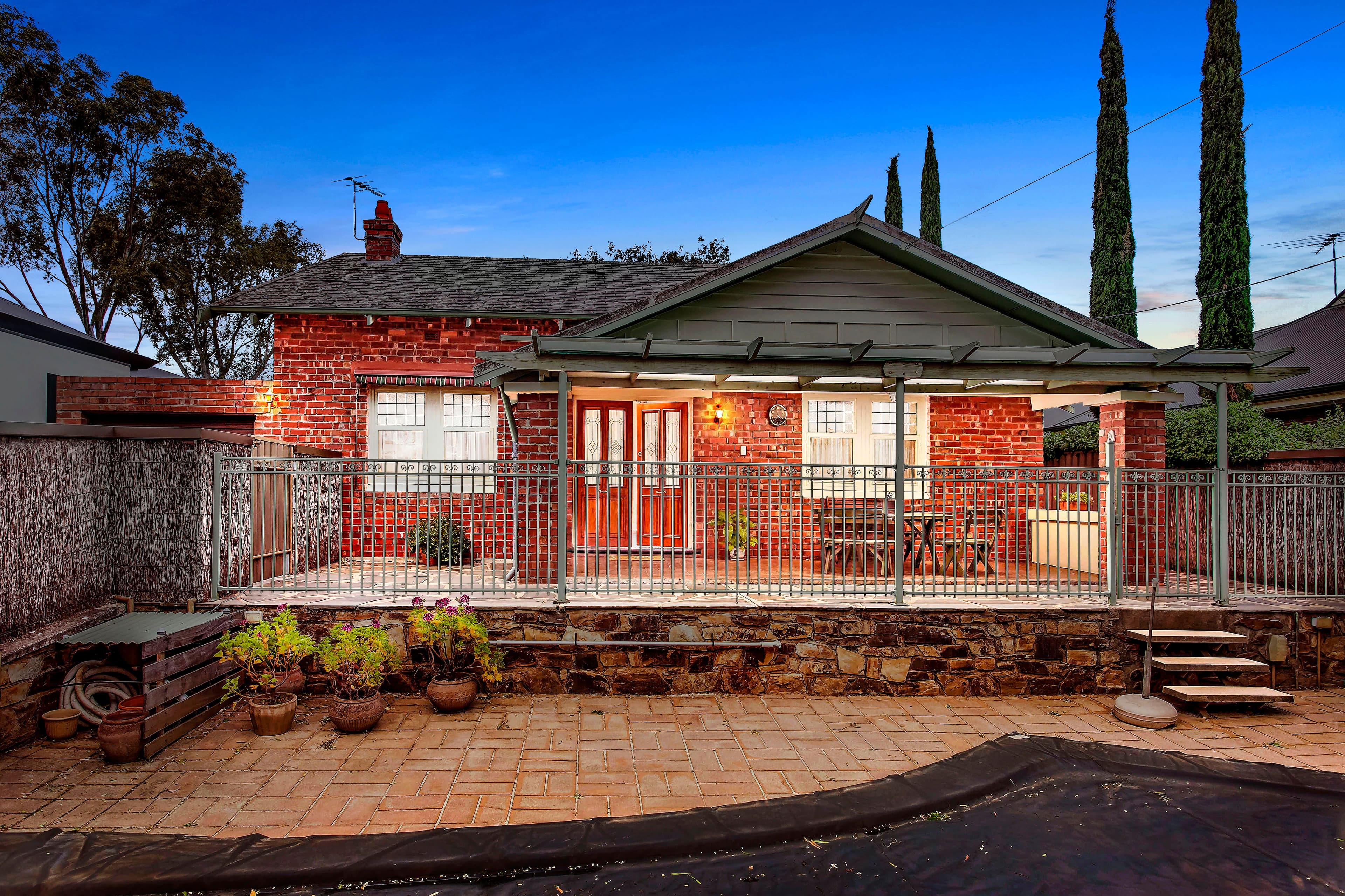 4 White Street, Point Vernon, Point Vernon - Image 1