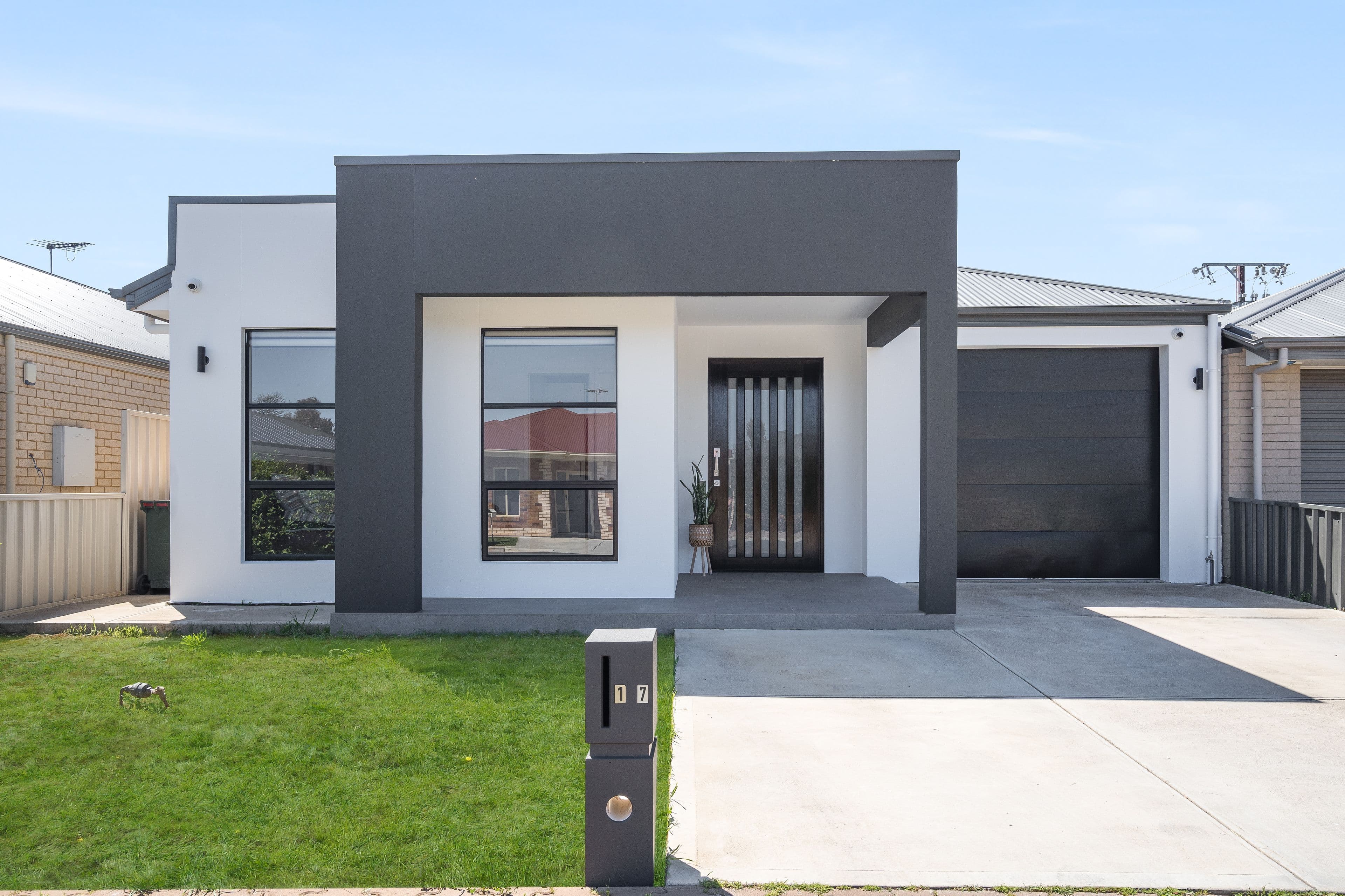 17 Emlyn Avenue, Salisbury SA 5108, Salisbury - Image 1