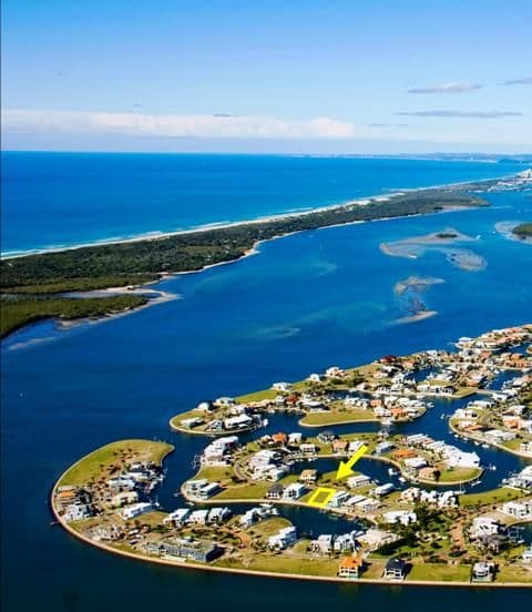 14 Royal Albert Crescent, PARADISE POINT QLD 4216, Paradise Point - Image 1