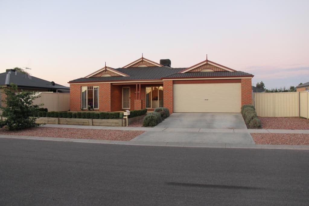 32 Glenwill Drive, EPSOM VIC 3551, Epsom - Image 1