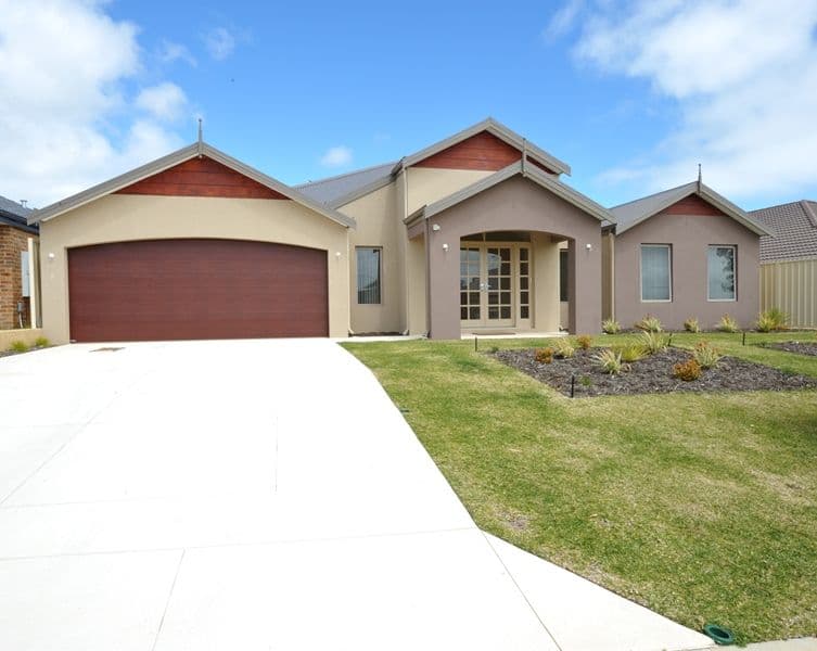81 Cedar Avenue, Esk - Image 1